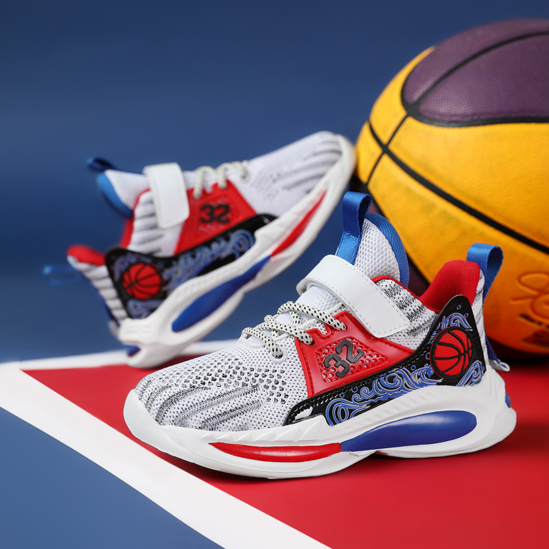 Um par de tênis de basquete in - Velcro Hook Loop avaliação e preço